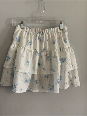 THE PRAIRIE White Floral Tiered Skort with Blue Bouquet Print